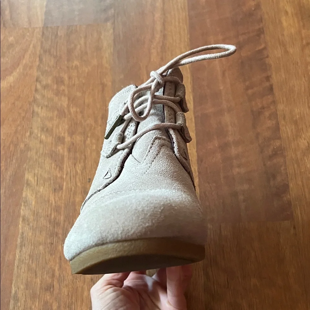 Like new Toms Light Gray Suede Wedge Ankle Boots - Picture 4 of 13